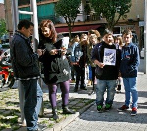 Els alumnes a la plaça de Pere Quart