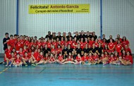 La selecció catalana femenina d'handbol entrena a la Llagosta