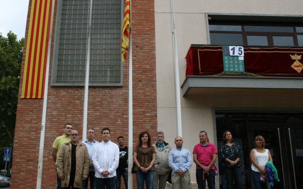 La Llagosta commemora la Diada de Catalunya amb la hissada de la senyera