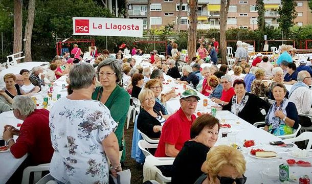 150 persones acompanyen el PSC de la Llagosta a la Festa de la Rosa, a Gavà