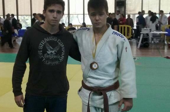 Bogdan Ivancea es penja un bronze al català de judo de kyus