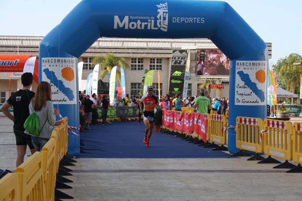 El llagostenc Alberto Martínez completa un triatló de 515 quilòmetres a Motril