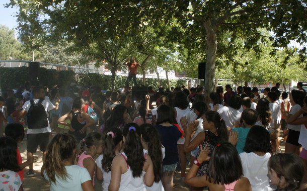 La Festa dels Casals omple d'infants el Parc Popular