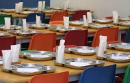 L'Ajuntament destina 20.116 euros a 29 beques de menjador escolar