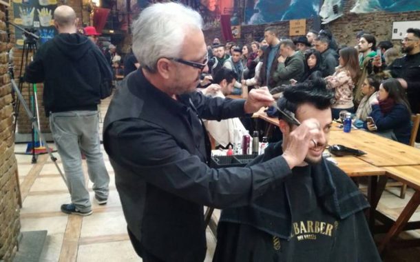 Els perruquers Antonio i Alberto Rodríguez participen al concurs 'American Barber Battle'