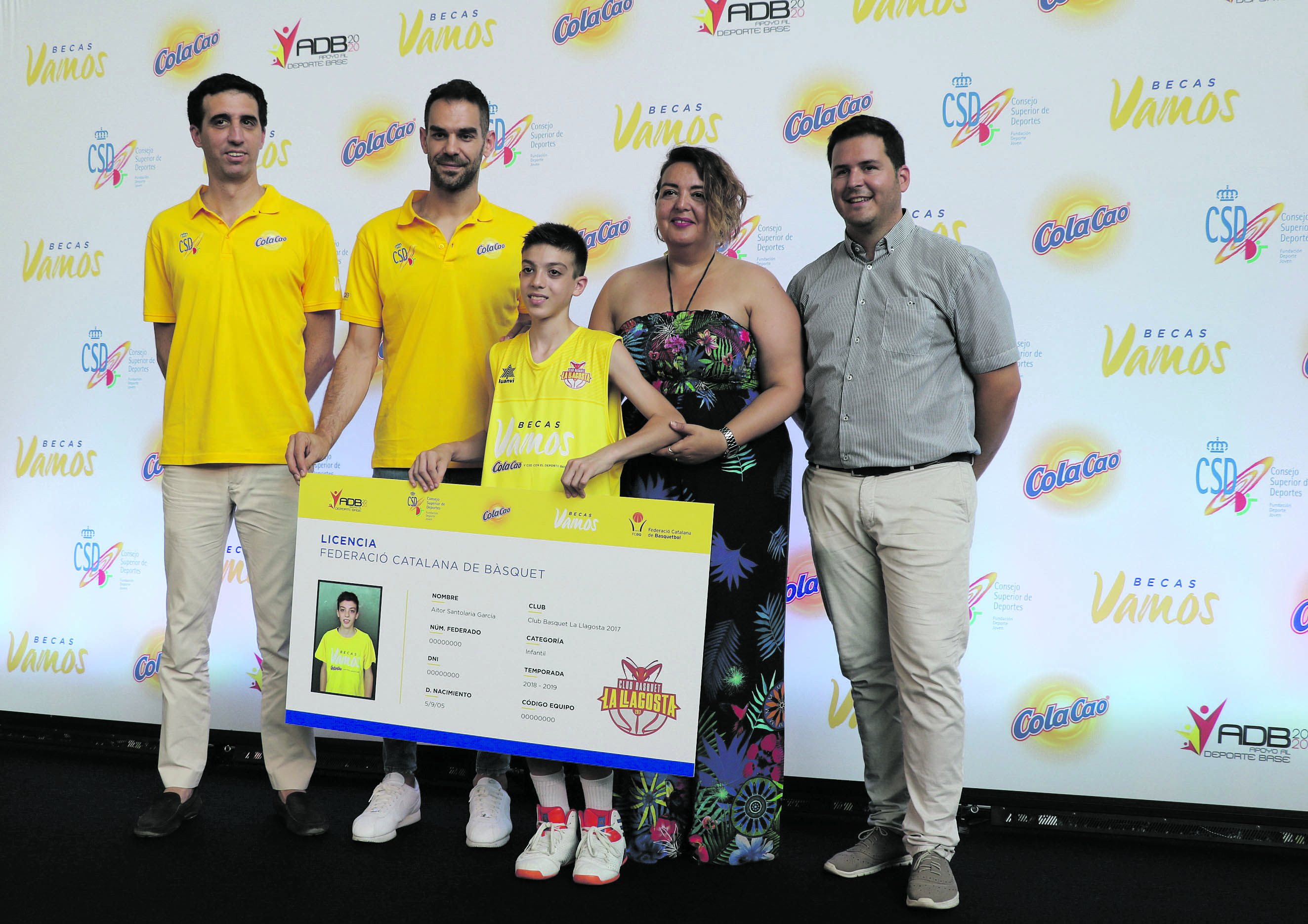 El nou club de bàsquet de la Llagosta rep una beca del CSD pel seu jugador Aitor Santolaria