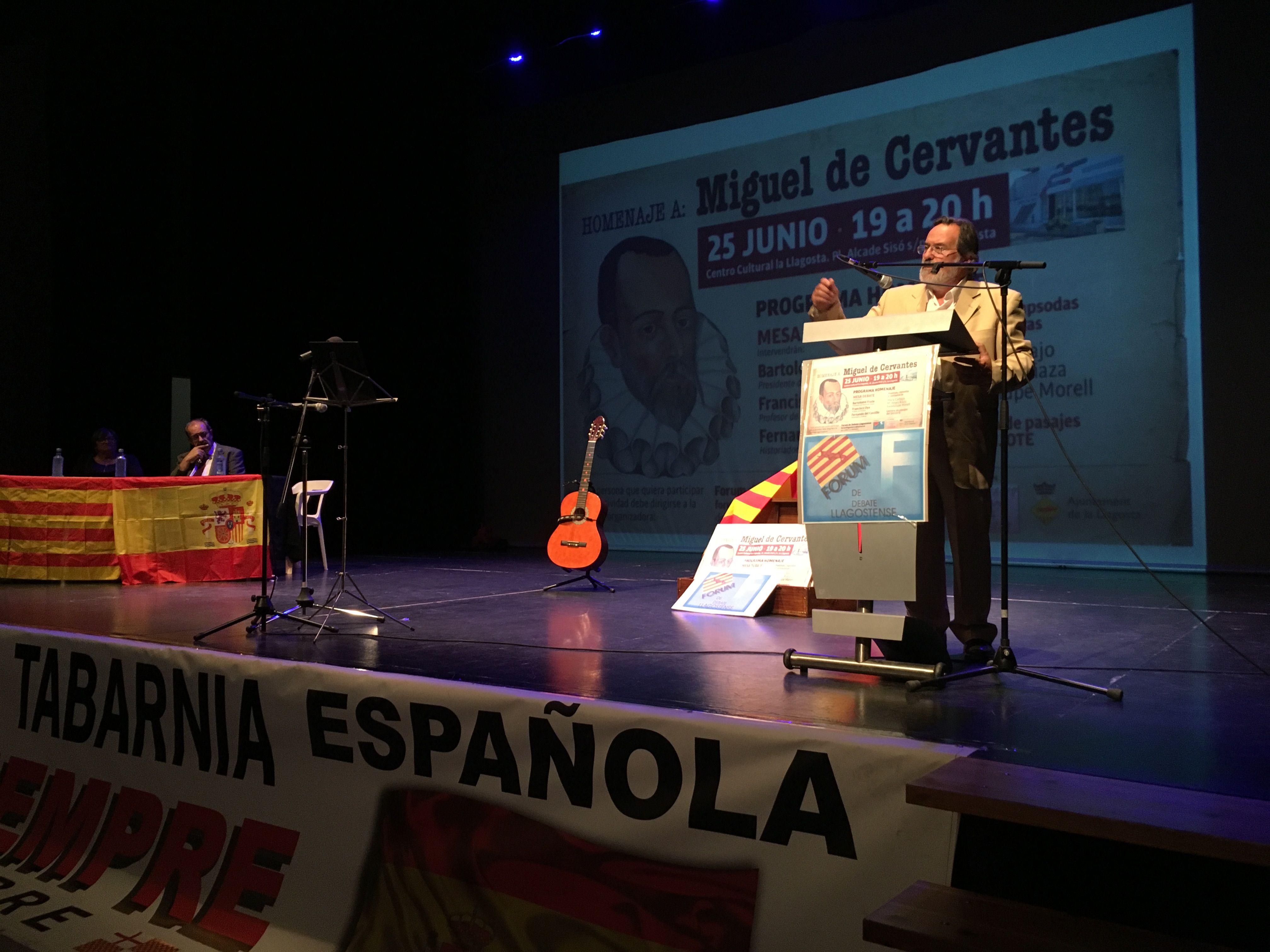 Una vintena de persones a l'homenatge a Cervantes del Fórum de Debate Llagostense