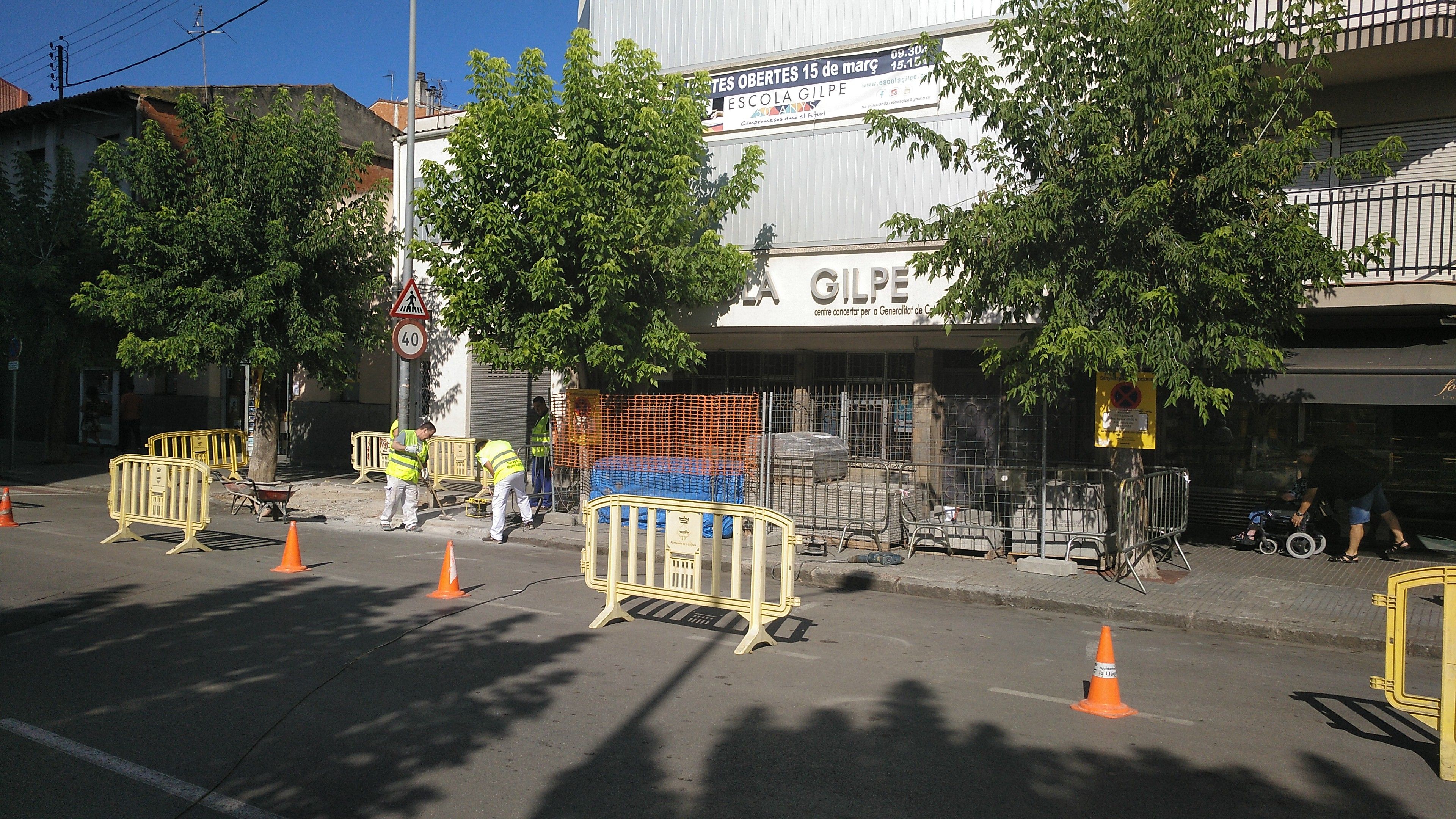 L'Ajuntament amplia la vorera de l'avinguda del Primer de Maig a l'alçada de l'Escola Gilpe
