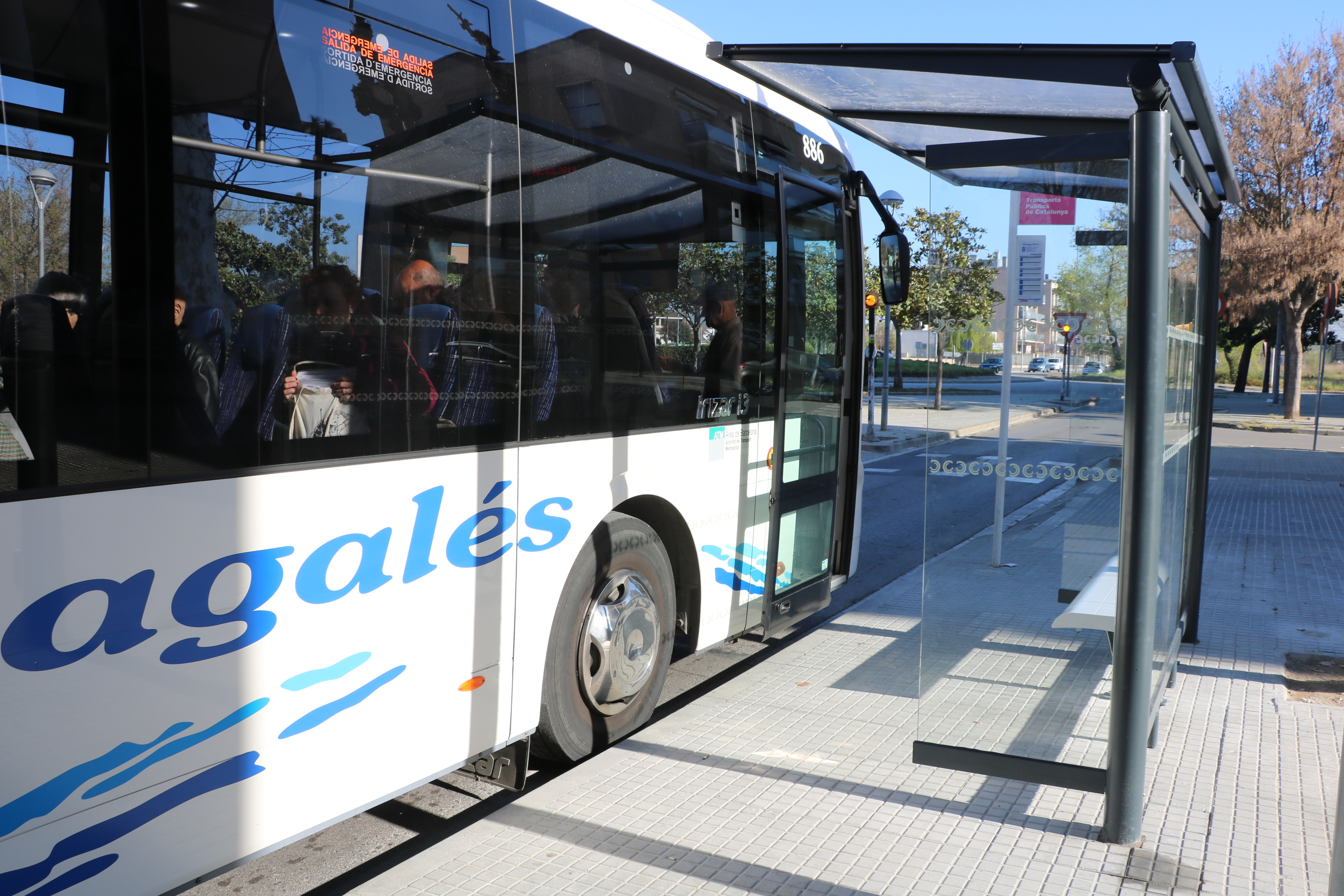 L'Ajuntament ja ha col·locat les noves marquesines de bus