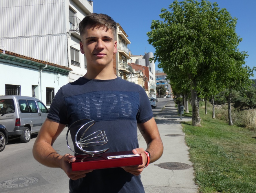 Álex Pacheco guanya el Campionat d'Espanya cadet de futbol americà i és escollit el jugador més valuós de la final