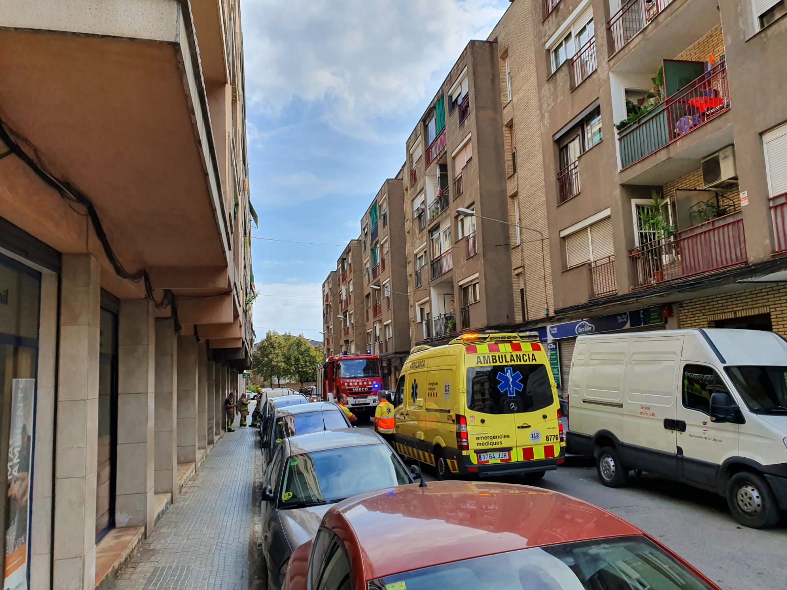S'incendia el quadre de comptadors elèctrics d'un edifici del carrer de Jacint Verdaguer