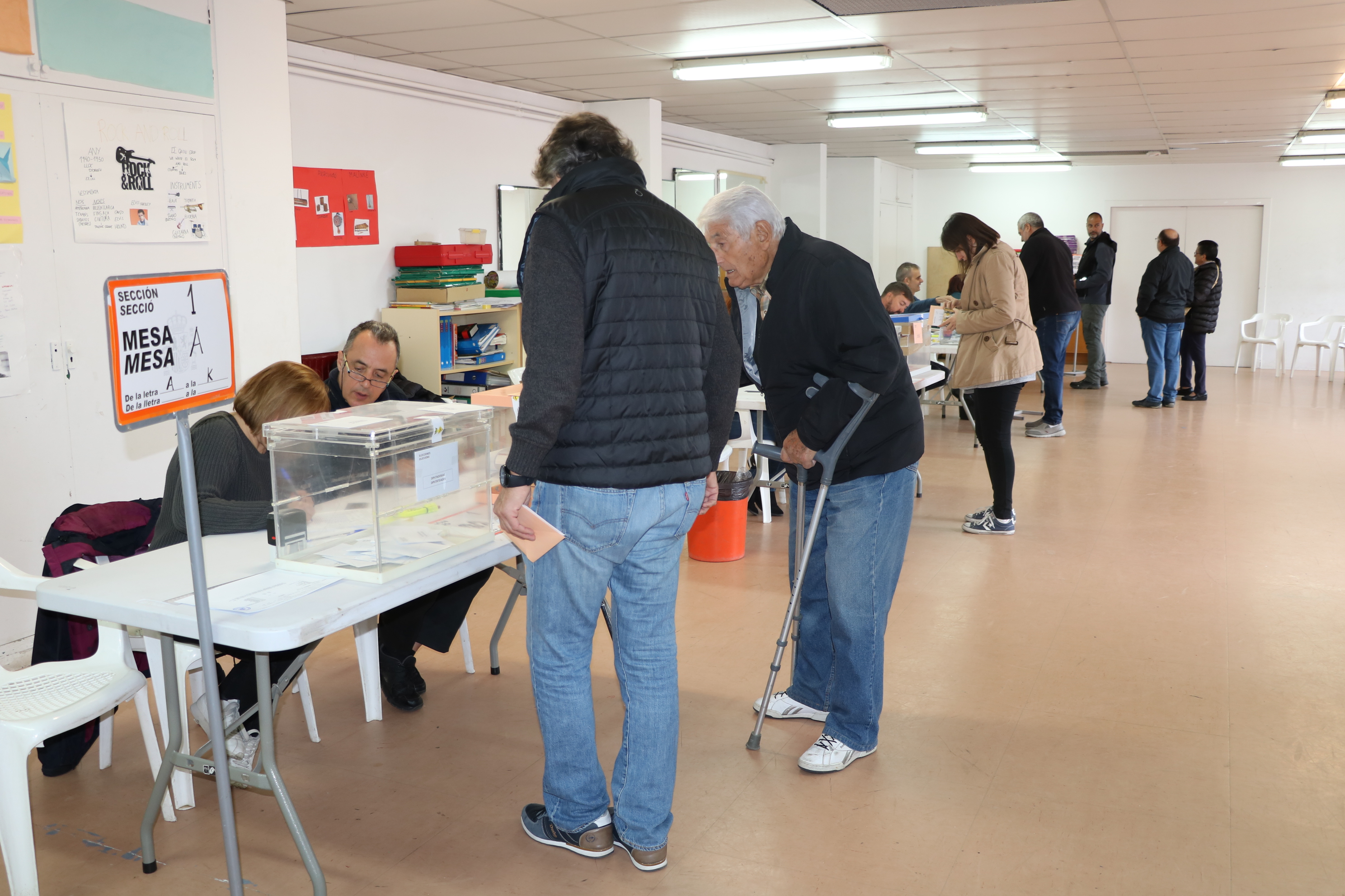 A les 14 h, la participació electoral a la Llagosta supera el 42%