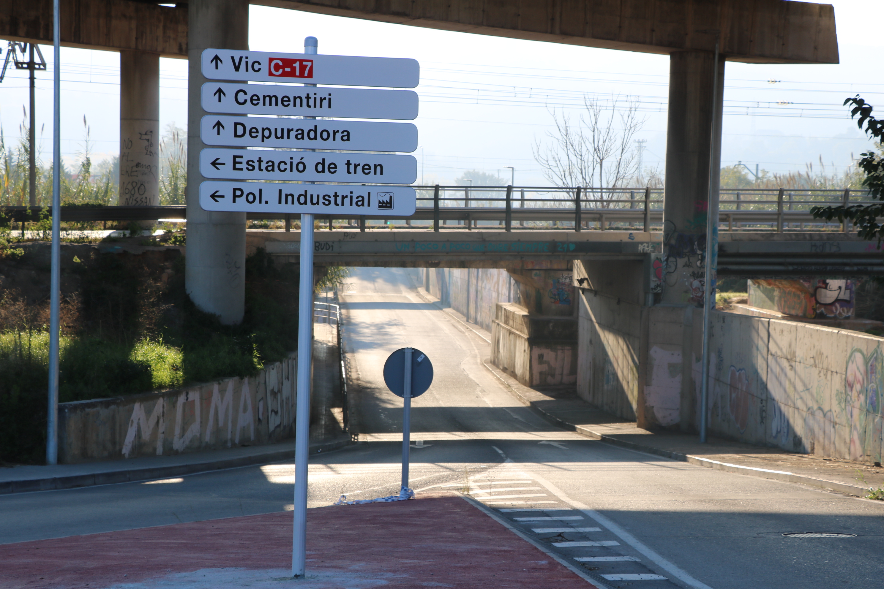 L'Ajuntament instal·la nous senyals per millorar la mobilitat a la Llagosta