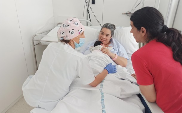 El primer nadó nascut a l'Hospital de Mollet després de l'emergència de la Covid-19 és de la Llagosta