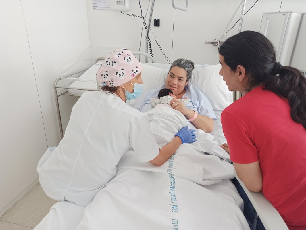El primer nadó nascut a l'Hospital de Mollet després de l'emergència de la Covid-19 és de la Llagosta